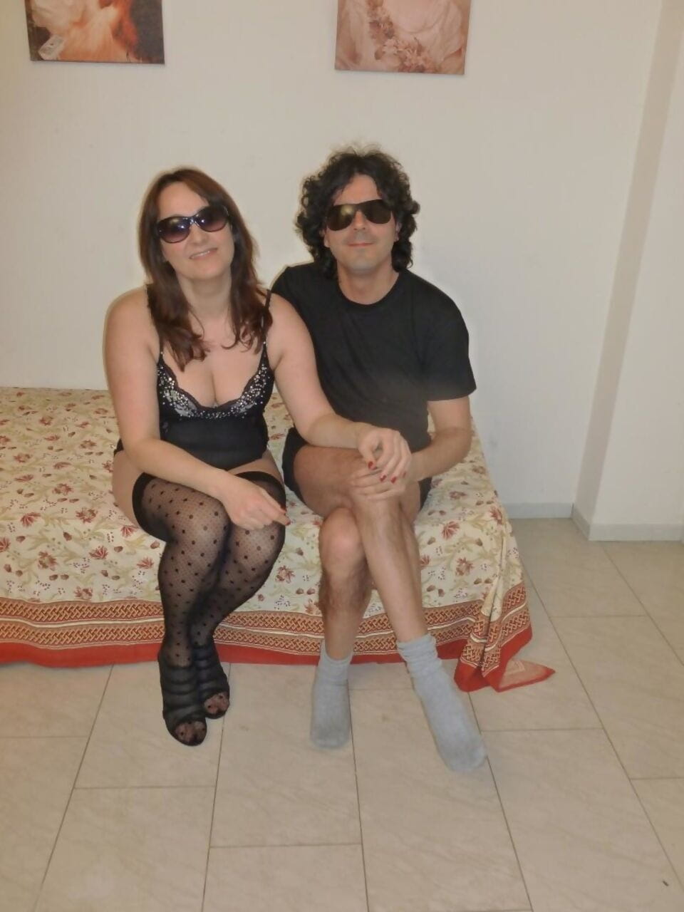 Chubby Italian amateur couple fucks and sucks and face sits wearing shades page 1