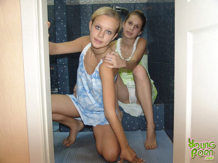 Yummy young coed girls teasing - part 1255 page 1