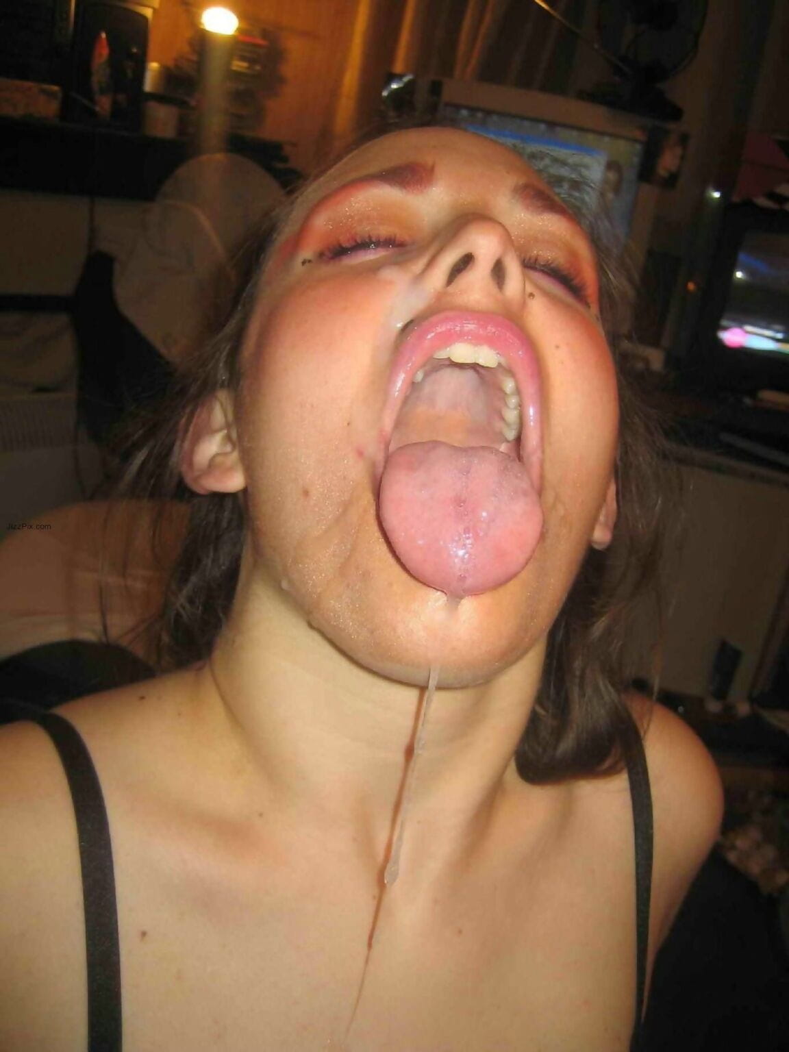 Girlfriend gets facial in public - part 1960 page 1