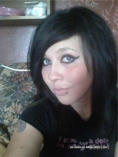 Pictures of a rocker gf with facial piercings - part 3500