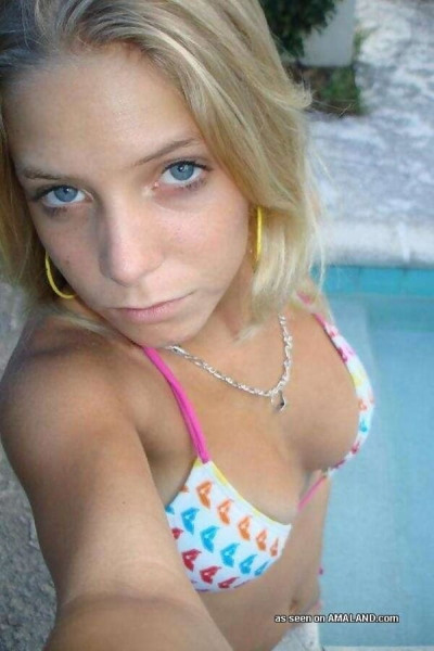 Compilation of an amateur teen posing sexy outdoors - part 2543