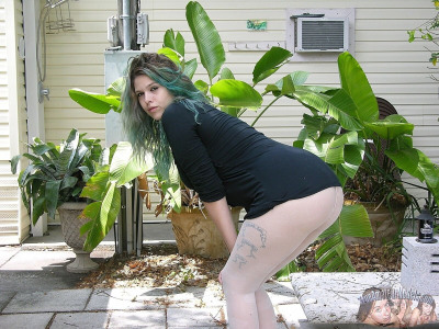 amateur adolescent Nudiste la modélisation et la douche à l'extérieur PARTIE 2085