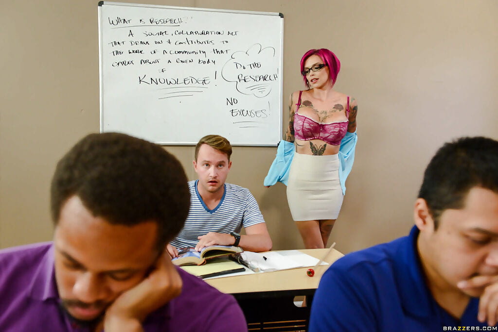 Gorgeous MILF teacher Anna Bell Peaks shaking students huge cock in class page 1
