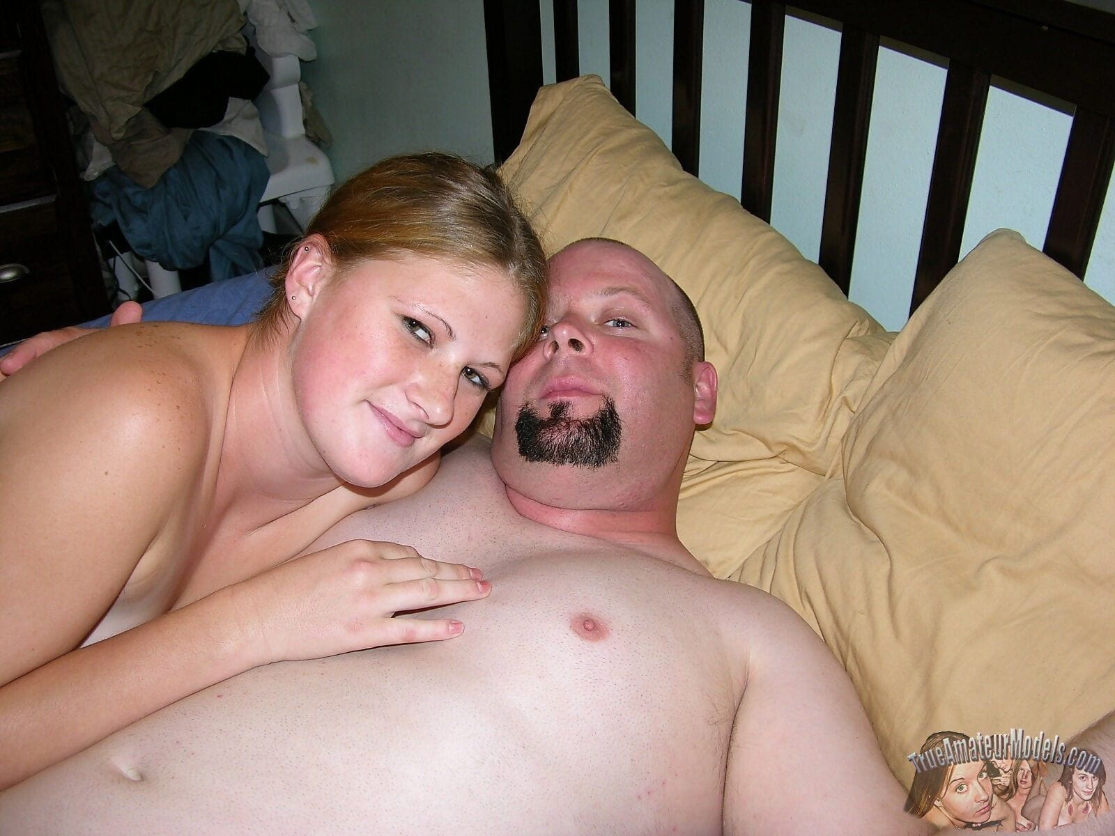 Big and bald dude busts his load in blonde teens mouth - part 2425 page 1