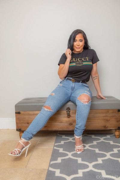 latina Amateur juliana Cruz prangt Ihr Big Beute Nach entfernen verarscht jeans